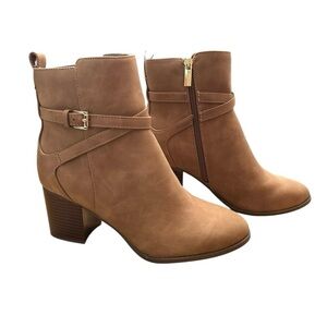 Bandolino Dissy 3 Bootie Brown Suede
Ankle Boots 7.5